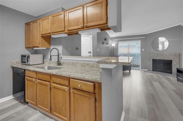 3770 Lovers Wood Lane 810, Houston, TX 77014
