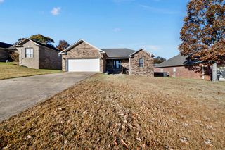 5609 Aviator Dr, Jacksonville, AR 72076