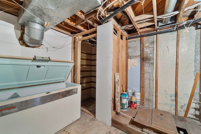 800 N Volland, Kennewick, WA 99336