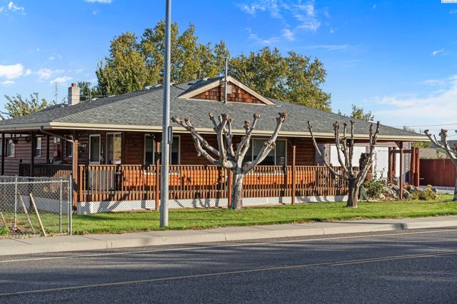 800 N Volland, Kennewick, WA 99336