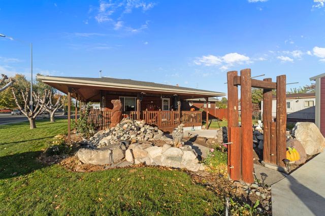 800 N Volland, Kennewick, WA 99336