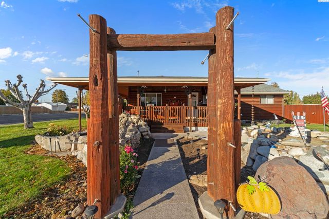 800 N Volland, Kennewick, WA 99336