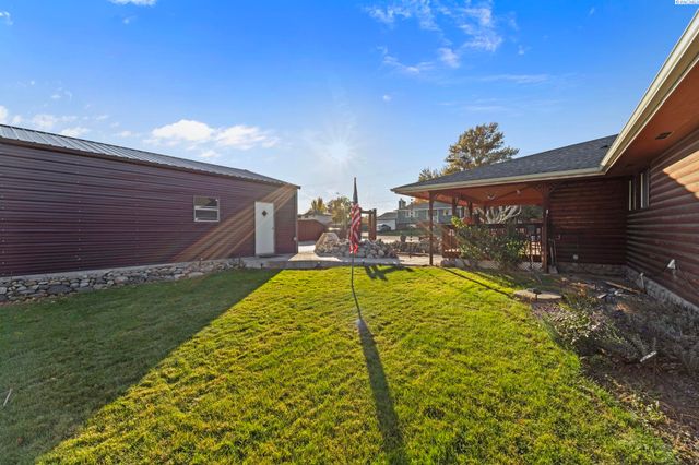800 N Volland, Kennewick, WA 99336