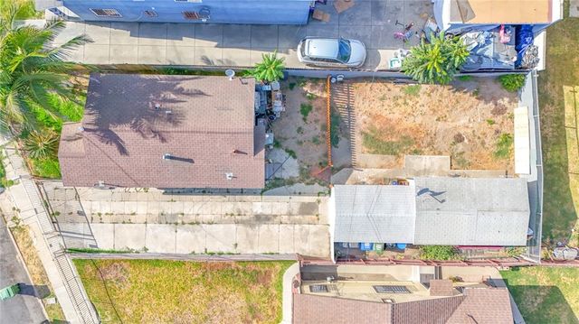 10908 Willowbrook, Los Angeles, CA 90059
