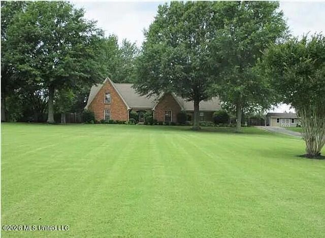 11710 Whispering Pines Drive, Olive Branch, MS 38654