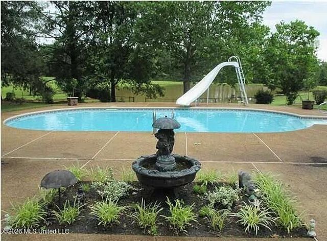 11710 Whispering Pines Drive, Olive Branch, MS 38654