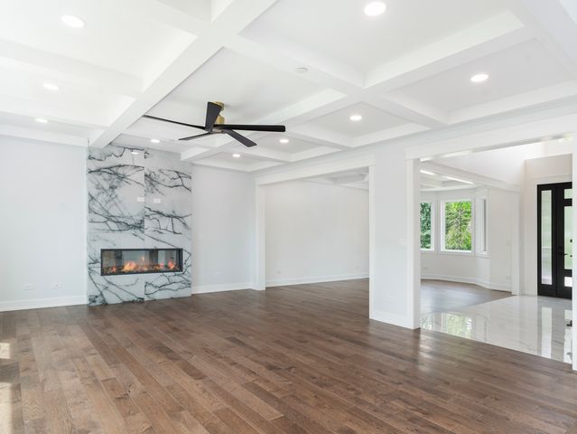10441 S 83rd Avenue, Palos Hills, IL 60465