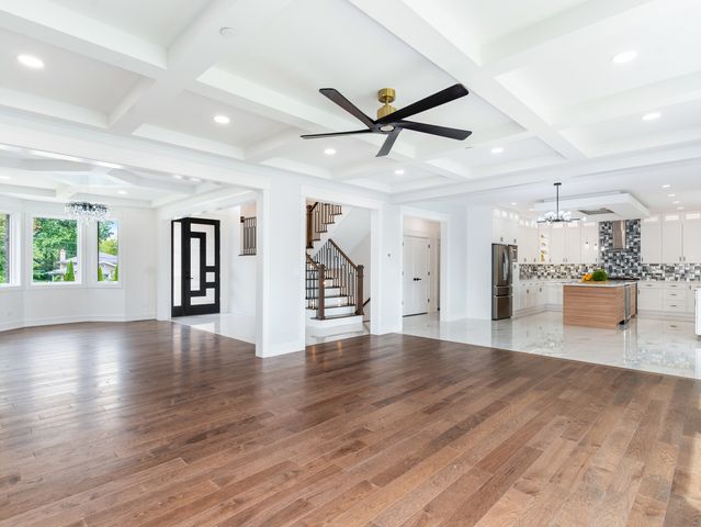 10441 S 83rd Avenue, Palos Hills, IL 60465