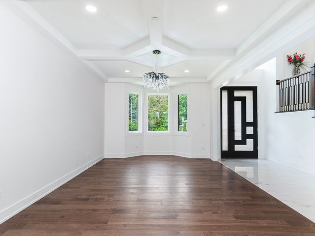 10441 S 83rd Avenue, Palos Hills, IL 60465