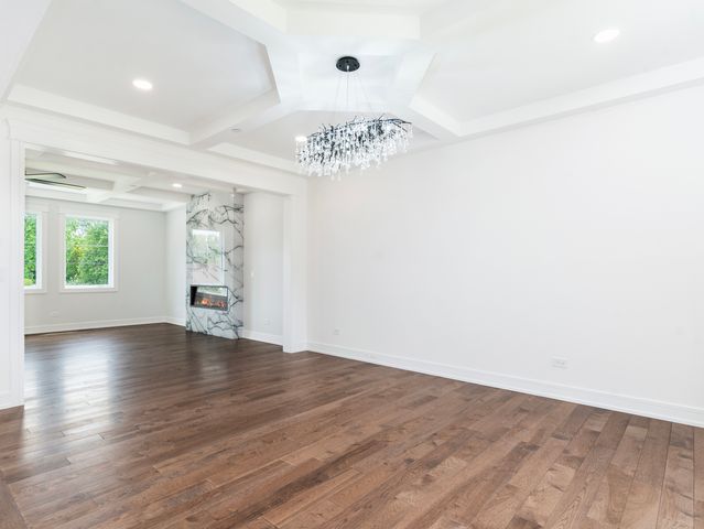 10441 S 83rd Avenue, Palos Hills, IL 60465