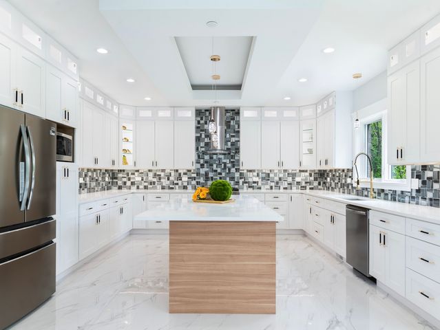 10441 S 83rd Avenue, Palos Hills, IL 60465