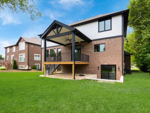 10441 S 83rd Avenue, Palos Hills, IL 60465