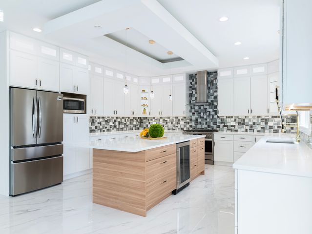 10441 S 83rd Avenue, Palos Hills, IL 60465
