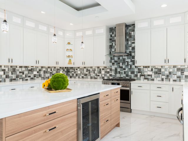 10441 S 83rd Avenue, Palos Hills, IL 60465
