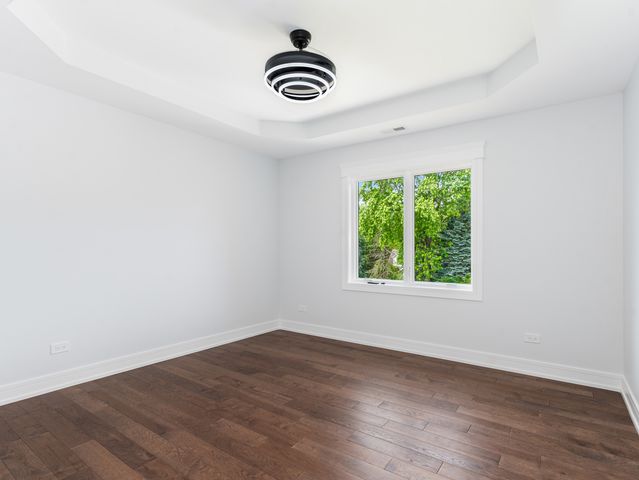 10441 S 83rd Avenue, Palos Hills, IL 60465