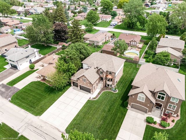 10441 S 83rd Avenue, Palos Hills, IL 60465