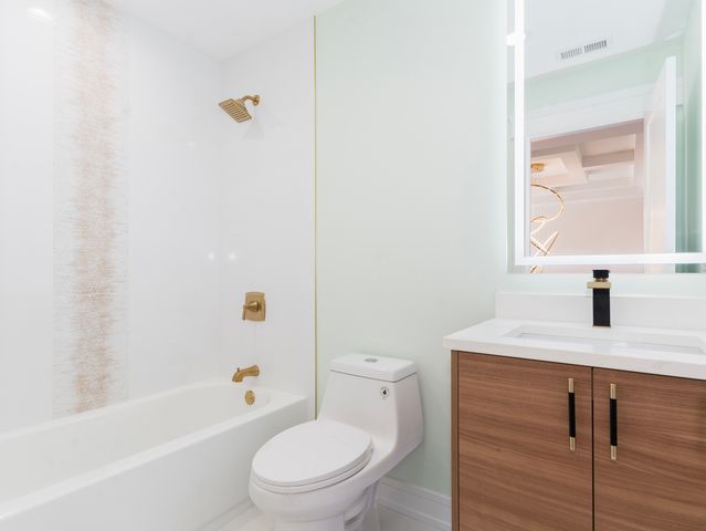 10441 S 83rd Avenue, Palos Hills, IL 60465
