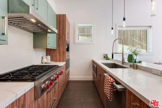 443 W Avenue 37, Los Angeles, CA 90065
