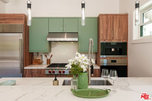 443 W Avenue 37, Los Angeles, CA 90065