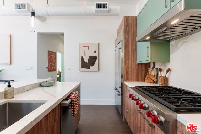 443 W Avenue 37, Los Angeles, CA 90065
