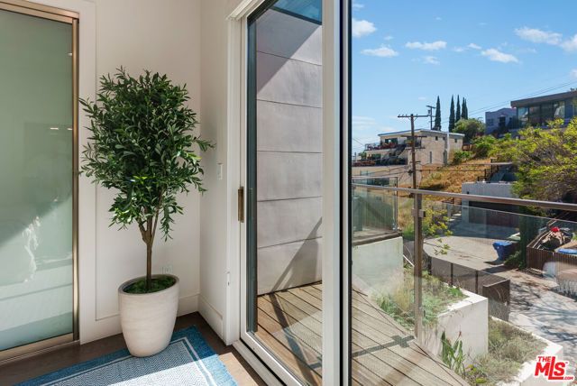 443 W Avenue 37, Los Angeles, CA 90065