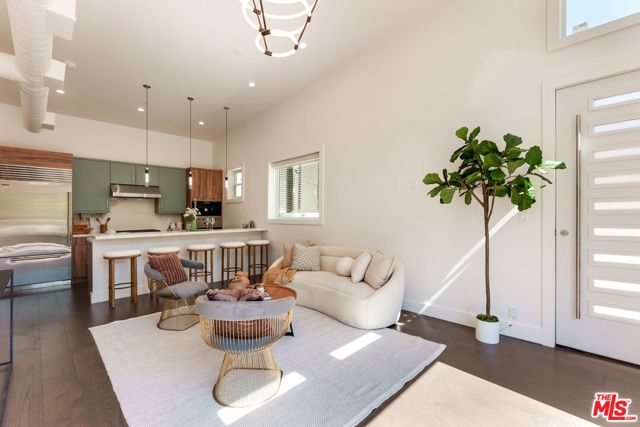 443 W Avenue 37, Los Angeles, CA 90065
