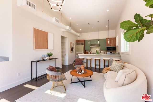 443 W Avenue 37, Los Angeles, CA 90065