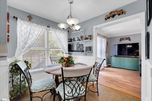 204 Staffordshire Way, Simpsonville, SC 29681