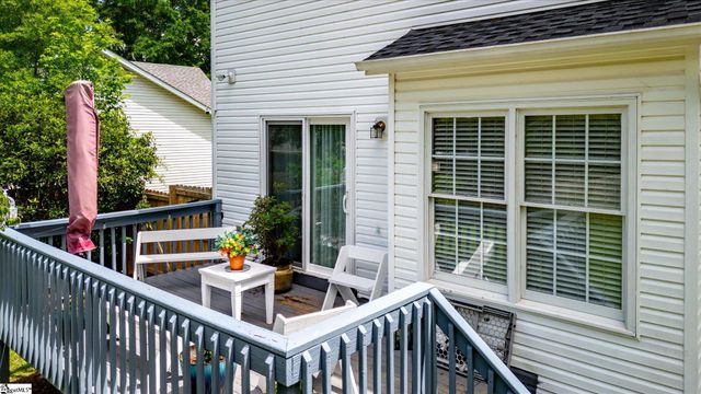 204 Staffordshire Way, Simpsonville, SC 29681