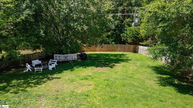 204 Staffordshire Way, Simpsonville, SC 29681