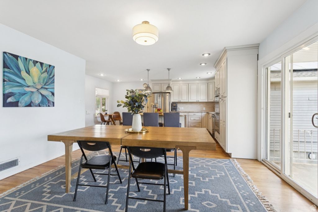 Image 14 of property listing at 1925 E HILLCREST AVE, Salt Lake City, UT 84106