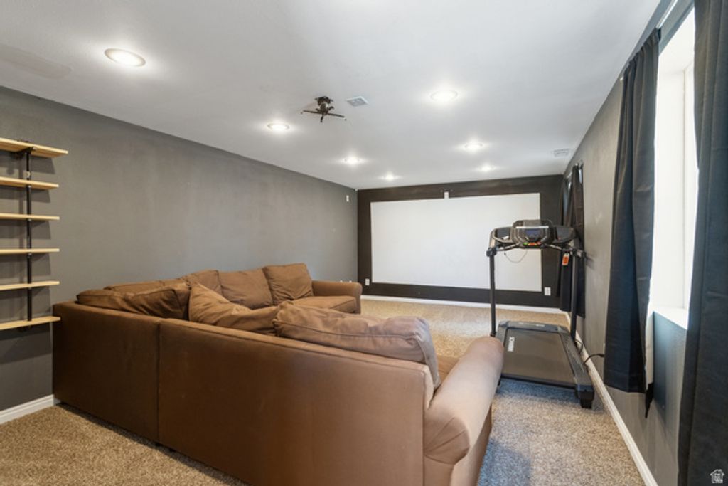 Image 30 of property listing at 1925 E HILLCREST AVE, Salt Lake City, UT 84106