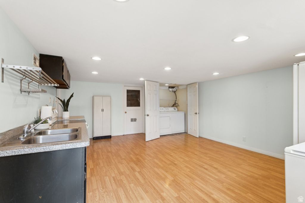 Image 33 of property listing at 1925 E HILLCREST AVE, Salt Lake City, UT 84106