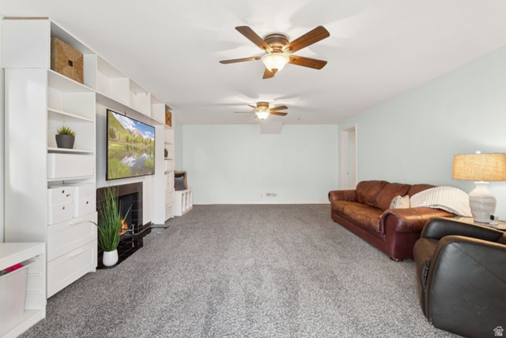 Image 37 of property listing at 1925 E HILLCREST AVE, Salt Lake City, UT 84106