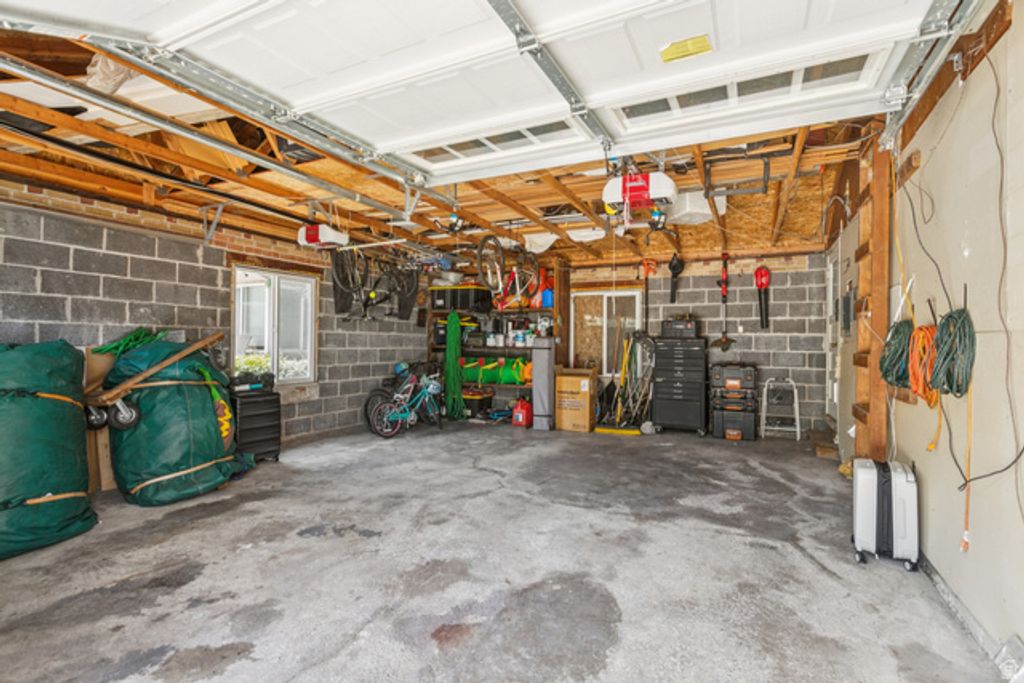 Image 43 of property listing at 1925 E HILLCREST AVE, Salt Lake City, UT 84106