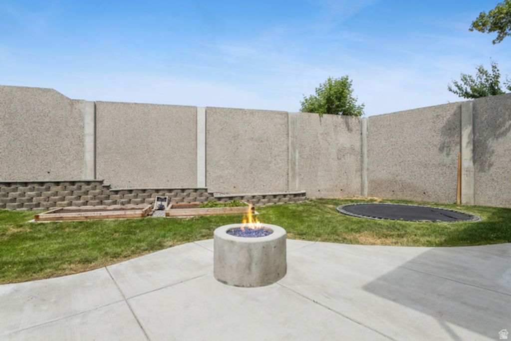 Image 49 of property listing at 1925 E HILLCREST AVE, Salt Lake City, UT 84106