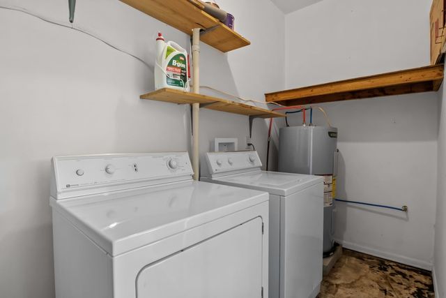 555 Old Stewart Rd, Tennessee Ridge, TN 37178