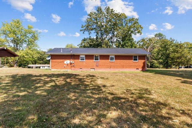 555 Old Stewart Rd, Tennessee Ridge, TN 37178
