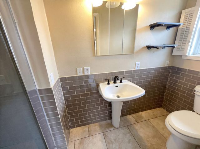 6817 Chickering Road, Fort Worth, TX 76116