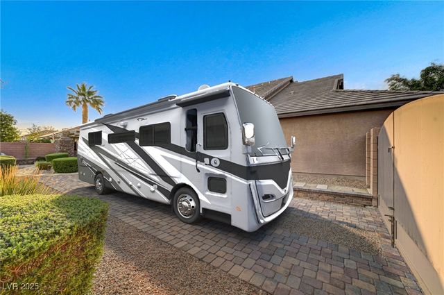 7311 Velvet Sky Street, Las Vegas, NV 89131