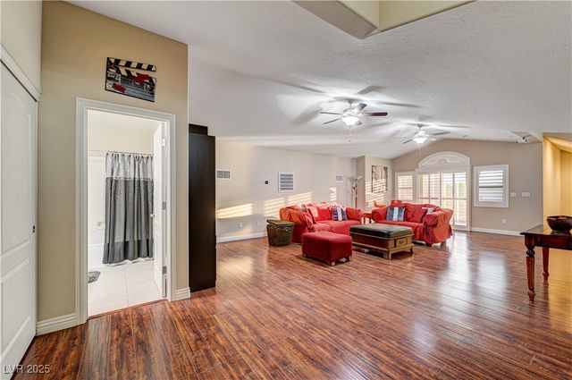 7311 Velvet Sky Street, Las Vegas, NV 89131