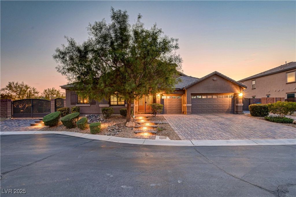 7311 Velvet Sky Street, Las Vegas, NV 89131