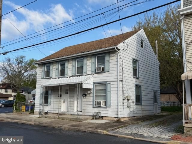 13-15 W WATER ST, Middletown, PA 17057