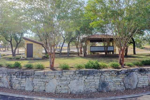 1015 & 1011 Las Brisas Dr, Canyon Lake, TX 78133