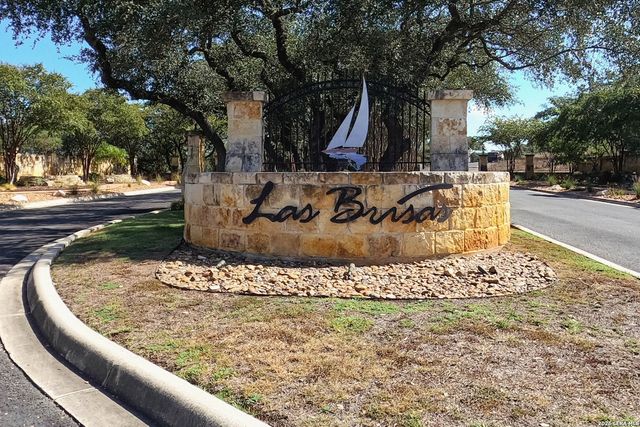 1015 & 1011 Las Brisas Dr, Canyon Lake, TX 78133