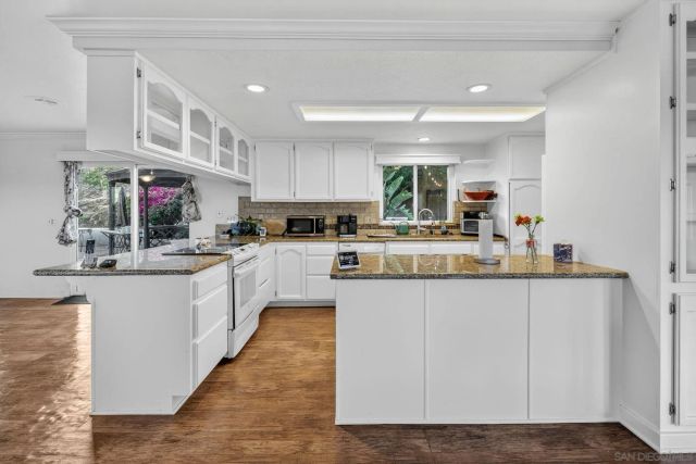 1786 San Pasqual Valley, Escondido, CA 92027