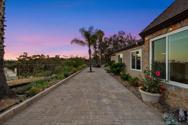 1786 San Pasqual Valley, Escondido, CA 92027