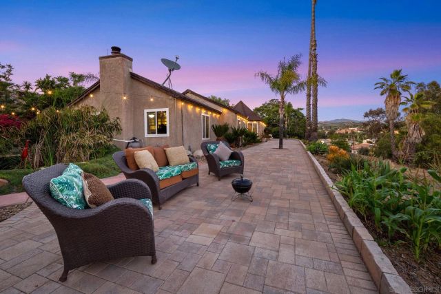 1786 San Pasqual Valley, Escondido, CA 92027