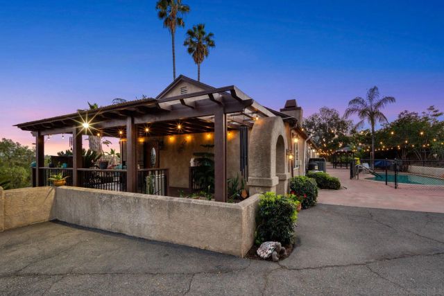 1786 San Pasqual Valley, Escondido, CA 92027