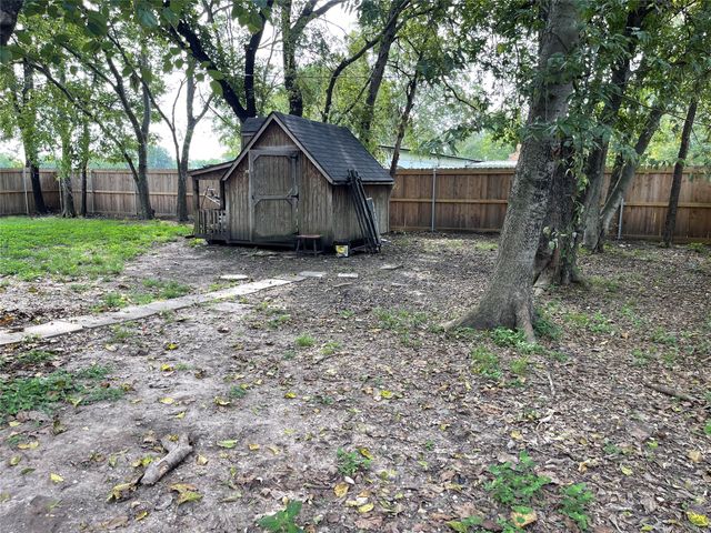 200 S Austin Street, Rice, TX 75155